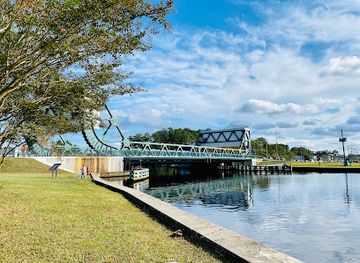 virginia/chesapeake-bay-region/landmark/great-bridge-lock-park