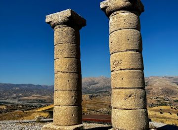 turkiye/mount-nemrut/landmark/karakus-tumulus