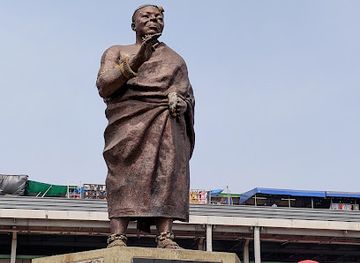 ghana/kumasi/landmark/kejetia-roundabout