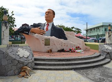antigua-and-barbuda/saint-john/landmark/vc-bird-monument