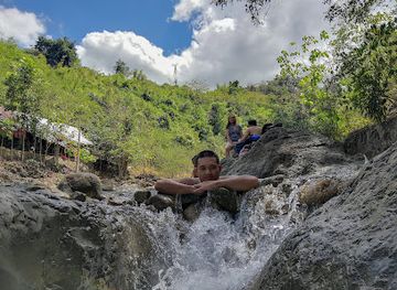 philippines/calaguas-island/landmark/calinawan-cave