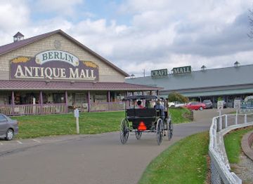 ohio/amish-country/landmark/schrock-s-heritage-village