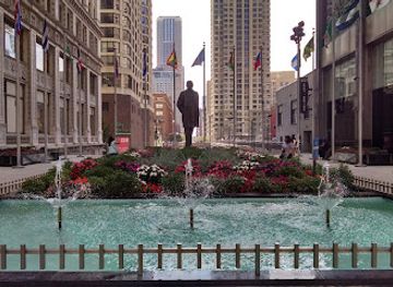 illinois/chicagoland/landmark/plaza-of-the-americas