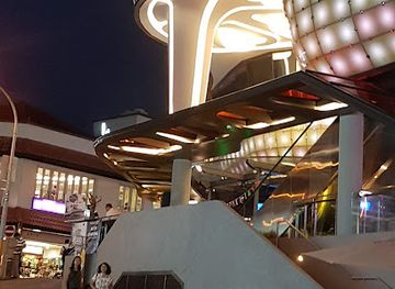 singapore/holland-village/landmark/holland-village-mrt-station