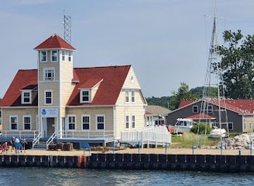 michigan/muskegon/landmark/aquastar-cruises