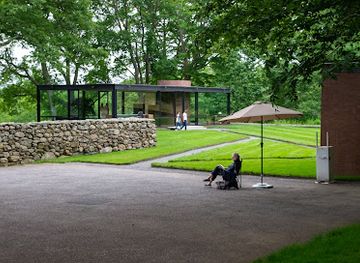 connecticut/stamford/landmark/the-glass-house-national-trust-for-historic-preservation