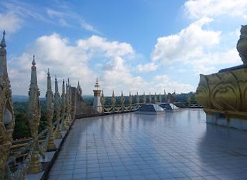 thailand/northeastern-thailand-isan/landmark/phra-maha-chedi-chai-mongkhon