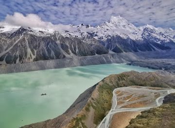 new-zealand/mount-cook-national-park/landmark/mount-cook-ski-planes-helicopters