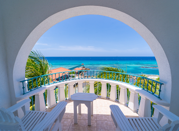 jamaica/runaway-bay-area/landmark/franklyn-d-resort-spa