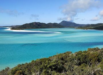 australia/the-whitsundays/landmark/sailing-whitsundays