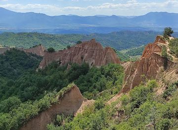 bulgaria/pirin-mountains/landmark/melnik-sandstone-pyramids