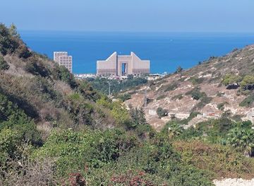 israel/haifa-beaches/landmark/bustan-khayat