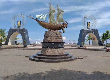 indonesia/makassar/landmark/losari-beach-platform