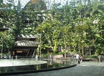 singapore/changi/landmark/mirror-maze