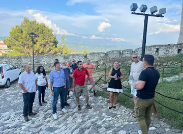 Guide Berat: History, Art & Culture