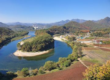 south-korea/yeongdong-region/landmark/yeongwol-korean-peninsula-cliffs