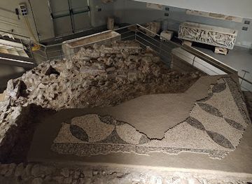 vatican-city/sistine-chapel/landmark/necropolis-of-the-via-triumphalis