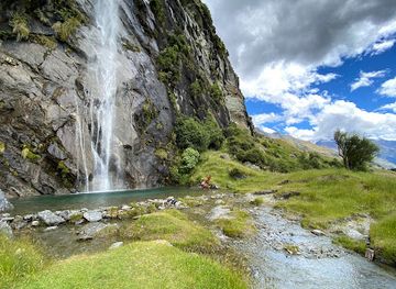 new-zealand/mount-aspiring-national-park/landmark/wishbone-falls