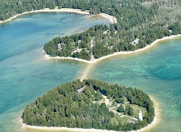 wisconsin/door-county/landmark/grizzly-scenic-air-tours