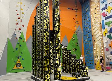 arkansas/bentonville/landmark/climb-bentonville