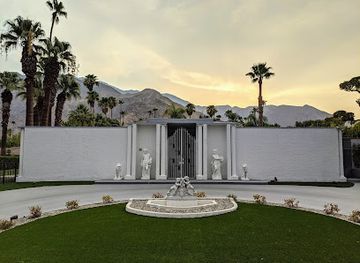 california/palm-desert/landmark/liberace-house