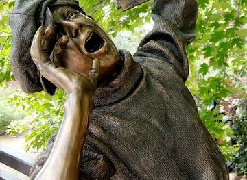 colorado/monument/landmark/the-newsboy-statue