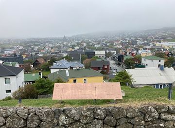 faroe-islands/vagur/landmark/monument-with-a-view
