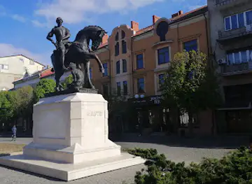 Pam'yatnyk Shchaslyvomu Sazhotrusu