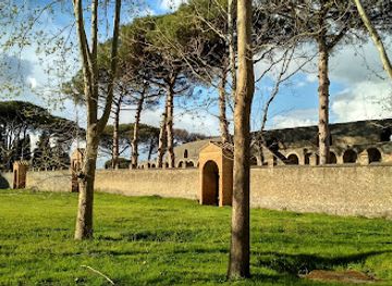 italy/pompeii/landmark/palestra-grande
