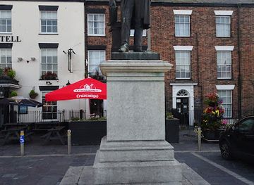 united-kingdom/gwynedd/landmark/sir-hugh-owen