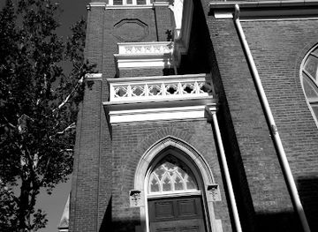 virginia/northern-virginia/landmark/the-tomb-of-lord-fairfax