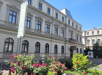 romania/bucharest/landmark/museum-of-art-collections