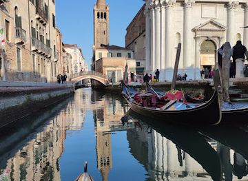 italy/venice/dorsoduro/landmark/chiesa-di-san-barnaba
