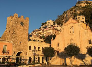 italy/taormina/landmark/comune-di-taormina-palazzo-dei-duchi-di-santo-stefano