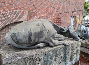germany/munich/ludwigsvorstadt-isarvorstadt/landmark/ochsenbrunnen
