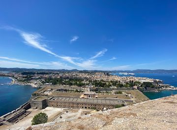 greece/corfu/landmark/old-fortress-lighthouse