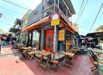 israel/tel-aviv/carmel-market/landmark/beer-bazaar