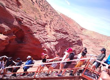 arizona/page/landmark/lower-antelope-canyon
