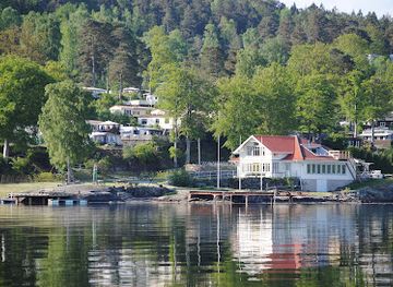 sweden/bohuslan/landmark/anfasterod-gardsvik