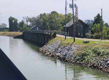 south-carolina/columbia-riverfront-park/landmark/palmetto-trail-capital-city-passage