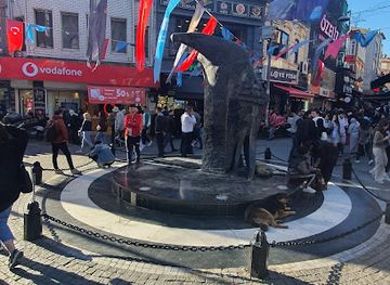 turkiye/istanbul/besiktas/landmark/besiktas-statue
