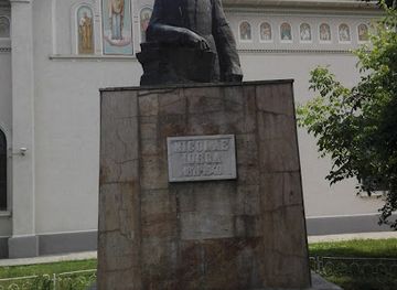 romania/giurgiu/landmark/statue-of-nicolae-iorga