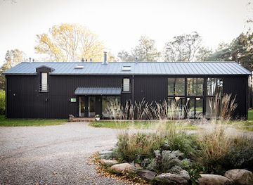 estonia/hiiumaa-island/landmark/hobekala-kulalistemaja