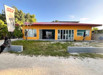 maldives/thulusdhoo/landmark/amphibuzz-dive-center