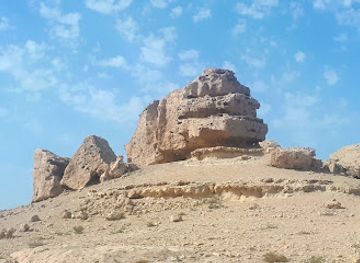 bahrain/jebel-dukhan/landmark/dragon-rocks