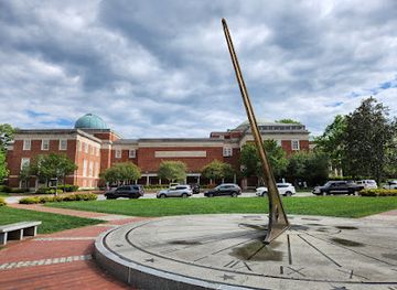 north-carolina/chapel-hill/landmark/morehead-sundial