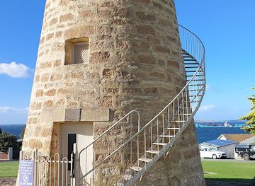 australia/north-east-south-australia/landmark/the-old-mill-lookout