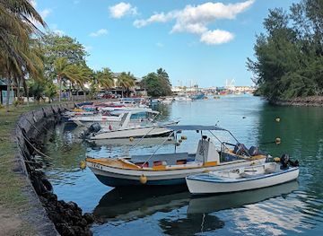 seychelles/ile-longue/landmark/bicentenary-monument-seychelles