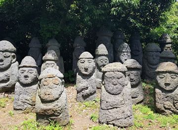 south-korea/jeju-city/landmark/bukchon-dol-hareubang-park
