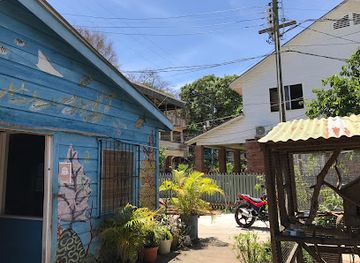 honduras/utila/landmark/parrots-dive-center